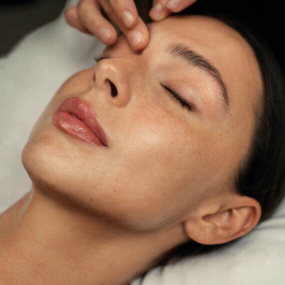 THE HYPERTONIC LAGOON FACIAL TREATMENT
